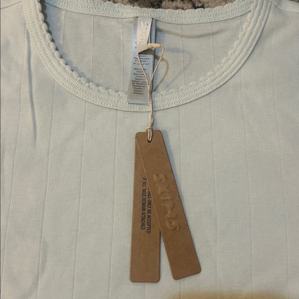 Skims Drop Needle Pointelle Baby Tee CROPPED TANK
Frost size XL - Picture 4 of 5